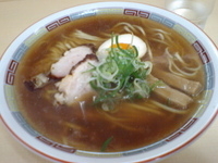 「煮干正油らーめん」@煮干鰮らーめん 圓の写真