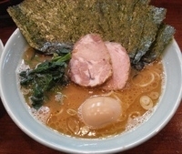 「のりたまらーめん+中盛り、サービスライス」@横浜家系ラーメン 家家家 飯田橋店の写真