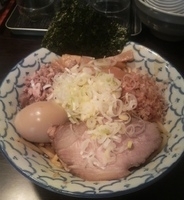 「燻玉油そば」@兎に角 松戸店の写真