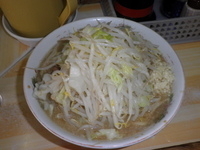 「小ラーメン（700円）野菜ダブル、ニンニク」@ラーメン二郎 品川店の写真