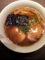 「醤油らぁ麺￥850」@支那そばや 本店の写真