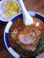 「担々麺（大辛）￥700+ライス（サービス）×3杯」@支那麺 はしご 新小岩店の写真