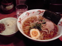 「らーめん 680円+ランチライス 50円」@らーめん天神下 大喜の写真