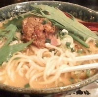 「鉄華麺(数量限定)+大盛+替玉」@九州とんこつラーメン赤煙突の写真