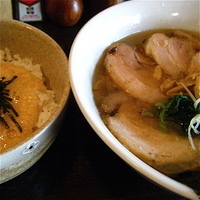 「塩チャーシューメン（￥900）日替わりミニ丼（￥300）」@ごきげん鳥の写真