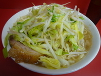 「小ラーメン650円 ニンニク少し」@ラーメン二郎 千住大橋駅前店の写真