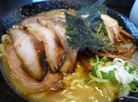 「正油ラーメン（650円）+トロ肉チャーシュー（400円）+自家製」@ラーメン ヨシベー 八千代店の写真