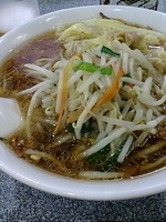 「もやしワンタン麺+ビール」@中華麺店 喜楽の写真