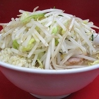 「小ラーメン（ヤサイ・ニンニク） 650円」@ラーメン二郎 千住大橋駅前店の写真