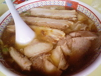 「半チャーシューメン+おにぎり（昆布）」@神座 岸和田店の写真