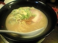 「こってり にんにく入り 麺 柔め +ライス」@天下一品 新天地店の写真