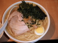 「中華そば（680円）中盛（60円）岩のり（100円）」@神田大勝軒の写真