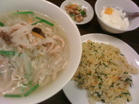 「大根と豚肉細切塩野菜湯麺と半炒飯セット（￥850）」@香港ロジ 原宿店の写真