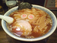 「ワンタンメン（黒、大盛）」@荻窪ラーメン 菊池の写真