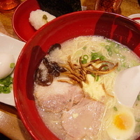 「極 1,100円 + 大盛 + 半熟塩玉子（ありがとう!ニューヨ」@博多一風堂 銀座店の写真