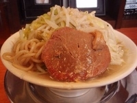 「小ラーメン（野菜・ニンニク・あぶら・たまねぎ）（500円（キャン」@製麺所 豚とこむぎの写真