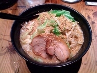 「J-LOW」@jun-pey ra-men 成瀬本店の写真