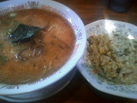 「豚骨醤油ラーメン 高菜炒飯」@三代目 哲麺 羽村店の写真