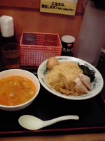 「ピリ辛とんこつ つけ麺 570円」@日高屋 水道橋西口店の写真