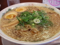 「濃厚醤油らーめん（+替え玉）」@越後屋 天満店の写真