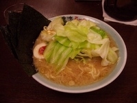 「ラーメン並+キャベツ」@壱八家 スカイビル店の写真