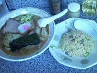 「わんたんめん+半チャーハンセット(本日のおすすめ)1050円→8」@日増屋の写真