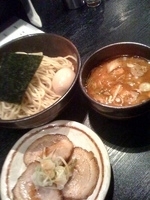「つけ麺（並盛、味玉、炙りトロチャーシュー）」@BASSO ドリルマンの写真