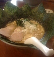 「ラーメン（並）650円+のり100円、アブラ少なめ」@横浜寺田家ラーメン 北柏店の写真