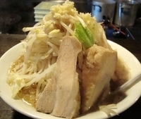 「円熟麺（肉醤油）+チャーシュー+野菜、アブラ、にんにく」@円熟屋 昭和店の写真