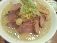 「しおラーメン（こてこて）+チャーシュー+もやし+ライス」@野方ホープ 荻窪店の写真