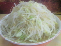 「普通盛 小（ヤサイトリプル）」@ラーメン二郎 品川店の写真