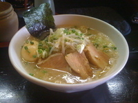 「白煉瓦ラーメン(こってり) +煮玉子+替え玉(680+80+15」@九州とんこつラーメン赤煙突の写真