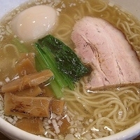 「塩らーめん（味付玉子トッピング）」@らーめん 美学屋の写真