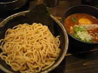 「味玉辛つけ麺（サービス大盛、辛さ三辛）」@つけ麺 花みずきの写真