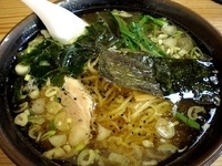 「しょうゆラーメン （500円）」@荻窪手もみラーメン 十八番の写真