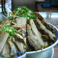 「みそ麺（ちょっと辛め）+大盛り+バカブタ（x 3）+やさい、とに」@明心角ふじの写真