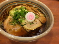 「醤油らーめん（大盛+チャーシュー増量）￥980」@鶴見 塩元帥の写真