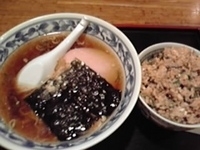 「ラーメン&ひき肉卵とじ丼（Bランチ550円）」@中華シゲタ マルエツ六ッ川店サニーロード内の写真