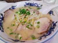 「とんこつラーメン」@マキノ家の写真