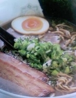 「3番中麺黒醤油」@らーめん研究所の写真