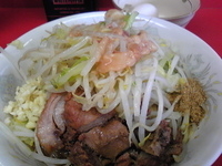 「汁なし小+豚マシ+生卵」@ラーメン二郎 環七一之江店の写真