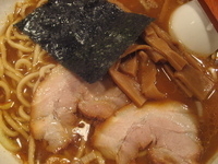 「醤油らーめん」@らーめん ぎょうざ なないろの写真