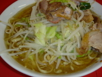 「小ラーメン（野菜少な目）650円」@ラーメン二郎 茨城守谷店の写真