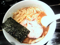 「らーめん（大盛り）」@麺者 服部の写真