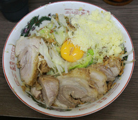 「小ブタ（汁無し、ニンニク少し）+粉チーズ」@ラーメン二郎 横浜関内店の写真