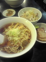 「和風冷やしラーメン + 焼豚のせご飯」@喜多方ラーメン 坂内 調布店の写真
