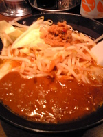 「こいこくカレーラーメン（780円）、唐揚げセット（180円）」@麺屋 ここいち 新宿小滝橋通り店の写真