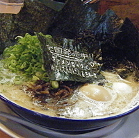 「3バカラーメン（￥1,000）替玉（￥150）」@なんでんかんでん 東京本店の写真