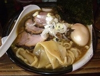 「特製煮干しラーメン（大盛り）」@すごい煮干ラーメン凪 新宿ゴールデン街店 本館の写真