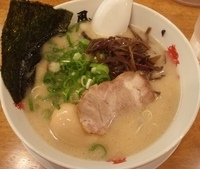 「半熟玉子らーめん」@博多風龍 大久保店の写真